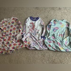 Lot of Hanna Andersson pajamas, size 90 (3)